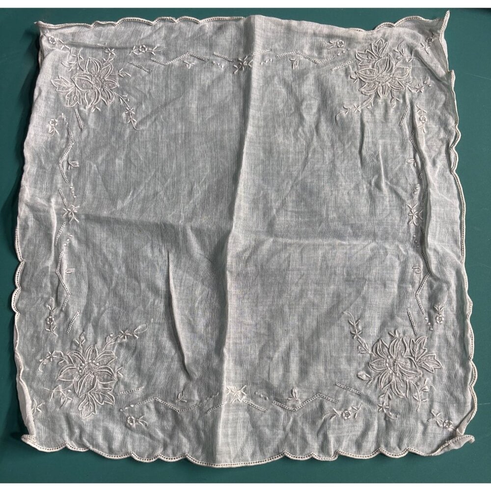 VTG Cotton Handkerchief White Handcrafted Stitched Edges Embroidered Wedding Gra - Picture 2 of 3